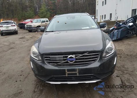 2015 Volvo Xc60 T6 Platinum z USA, uszkodzony, nr VIN YV4902RM4F2648640